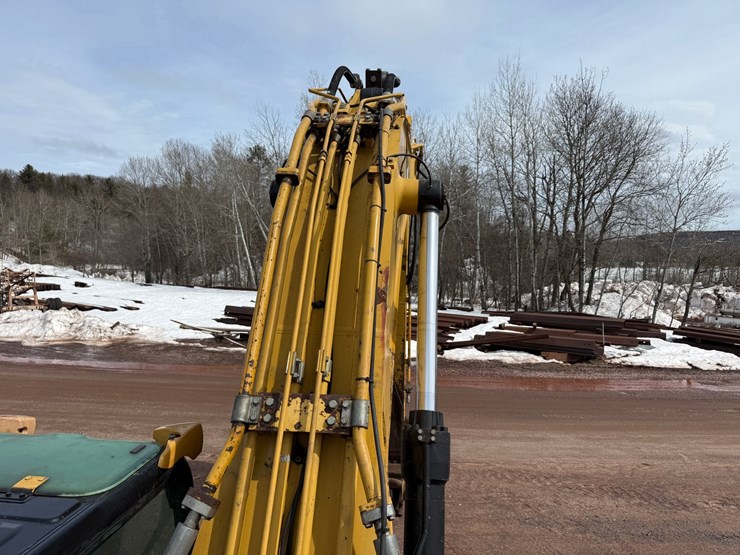 caterpillar-330d-image-74