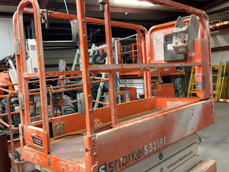 #413-•-2019-snorkel-19'-scissor-lift-image-17