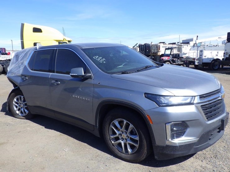 2023-chevrolet-traverse-image-2