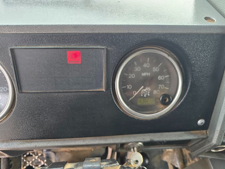 2003-mack-rd688s-image-99