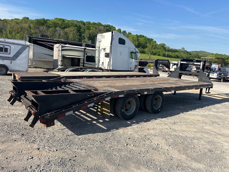 2016-big-tex-25'-gooseneck-image-6