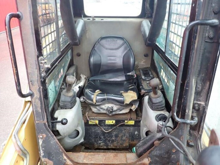 2010-caterpillar-232b-image-10