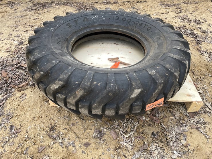 #7544-•-sta-brand-telehandler-tire-image-3