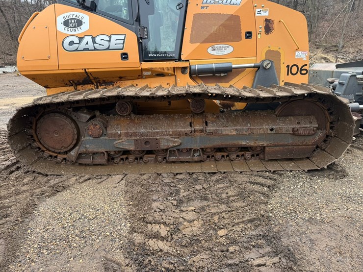 2016-case-1650m-image-69