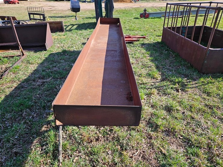#549-•-14'-steel-feed-bunk-image-3