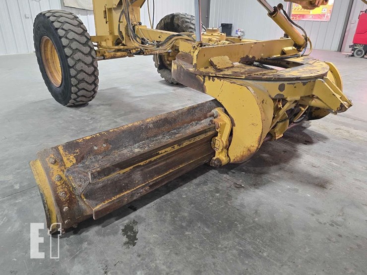 1999-caterpillar-160h-image-12