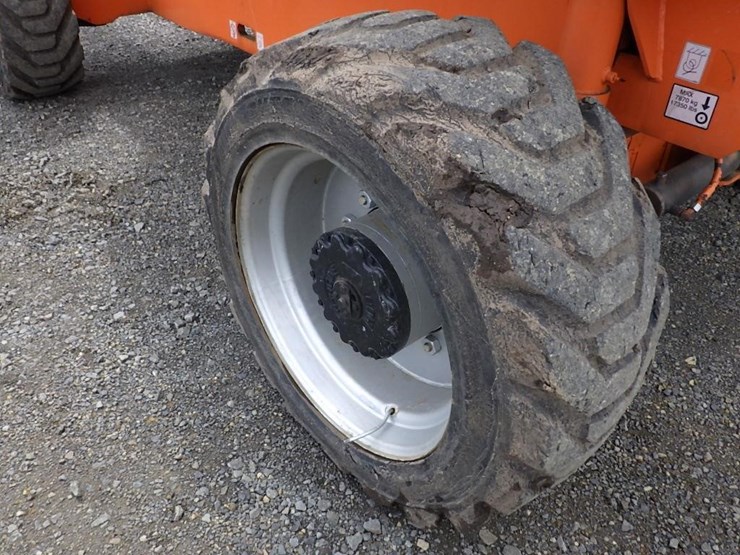 2008-jlg-800s-image-24