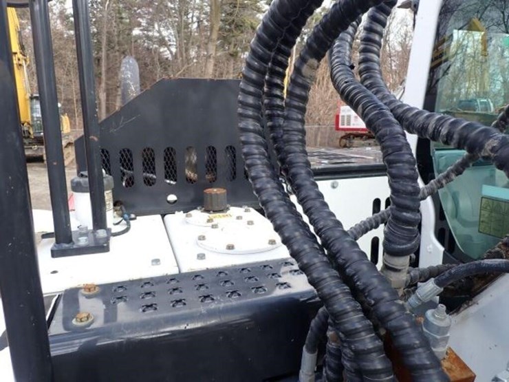 2021-bobcat-e145-image-11