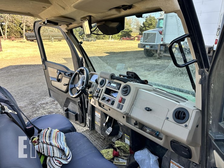 2019-john-deere-gator-xuv-835r-image-22