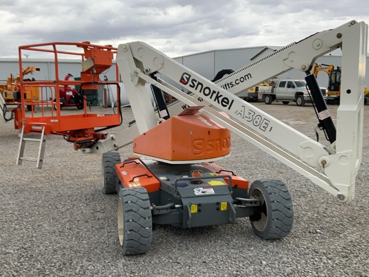 #309-•-2019-snorkel-38'-articulating-lift-image-28