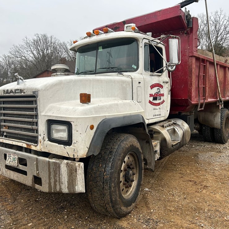 2001 MACK RD688S