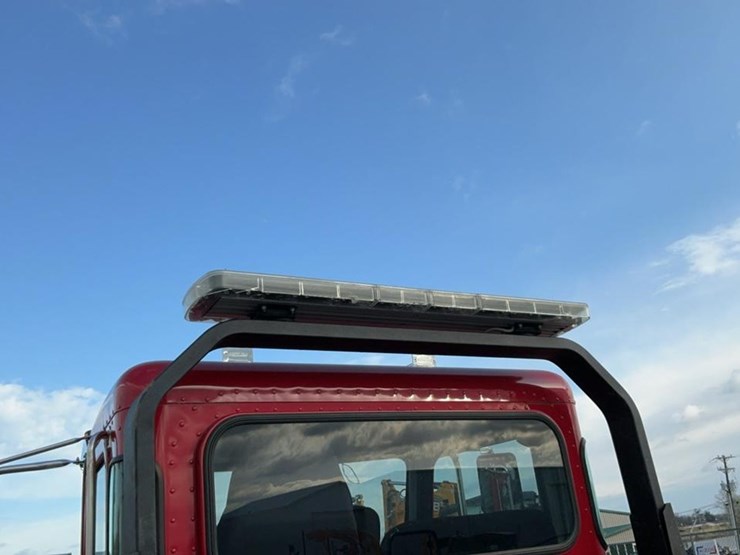 2021-peterbilt-337-image-37