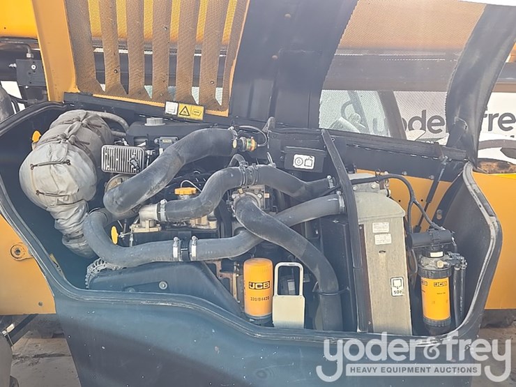 2017-jcb-510-56-image-40