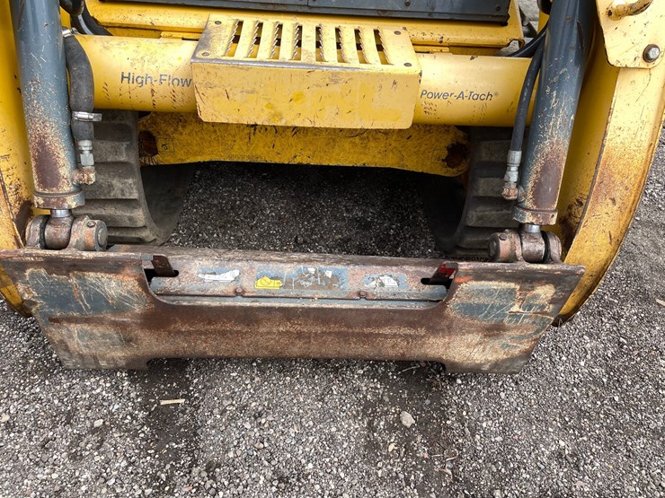 2013-gehl-rt210-image-16