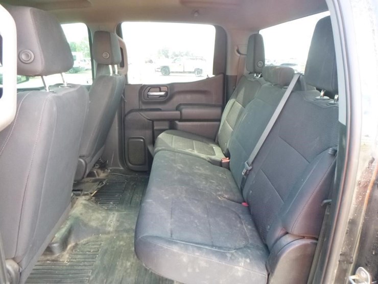 2022-chevrolet-silverado-1500-image-10