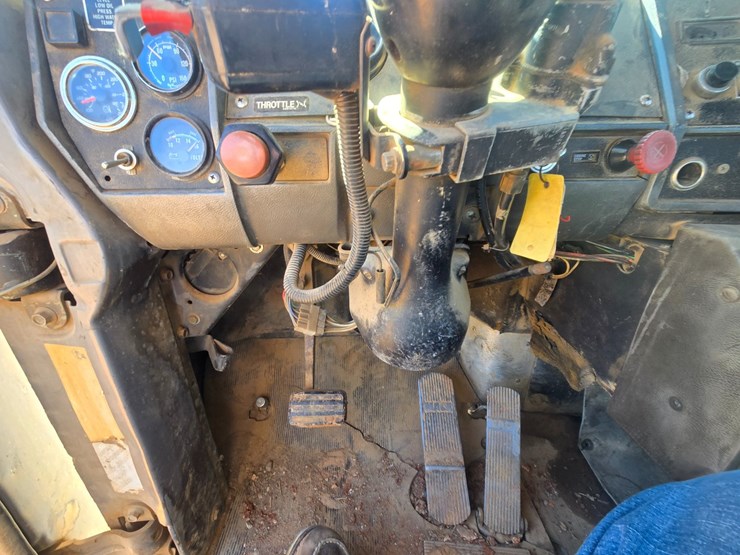 1994-mack-rd690s-image-81