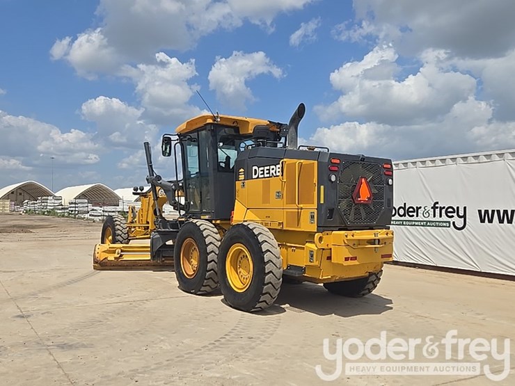 2019-deere-670g-image-3