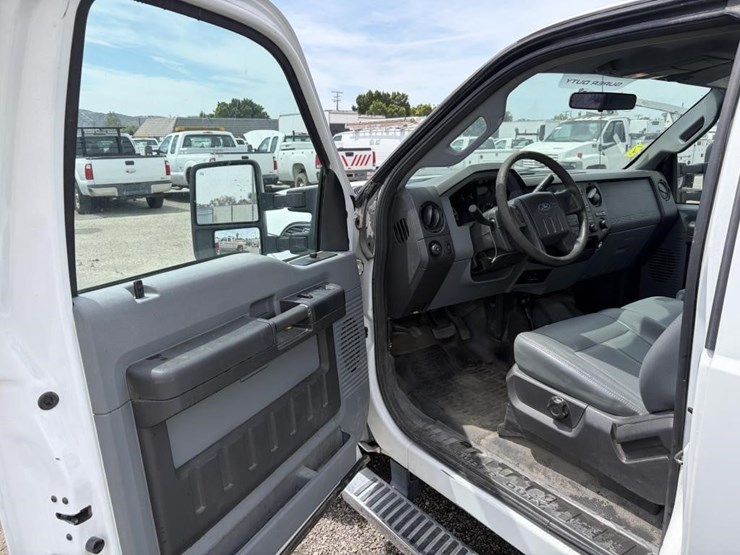 2011-ford-f250-image-15