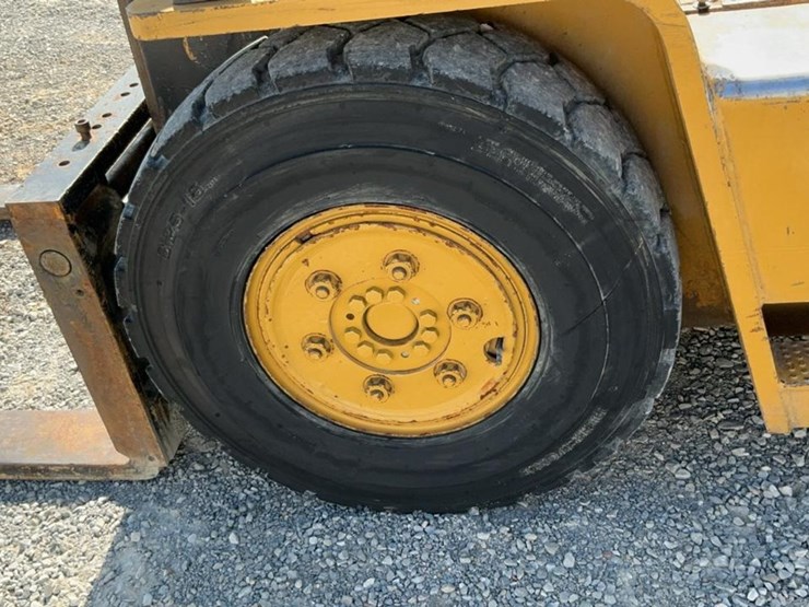 1976-caterpillar-v80c-image-34