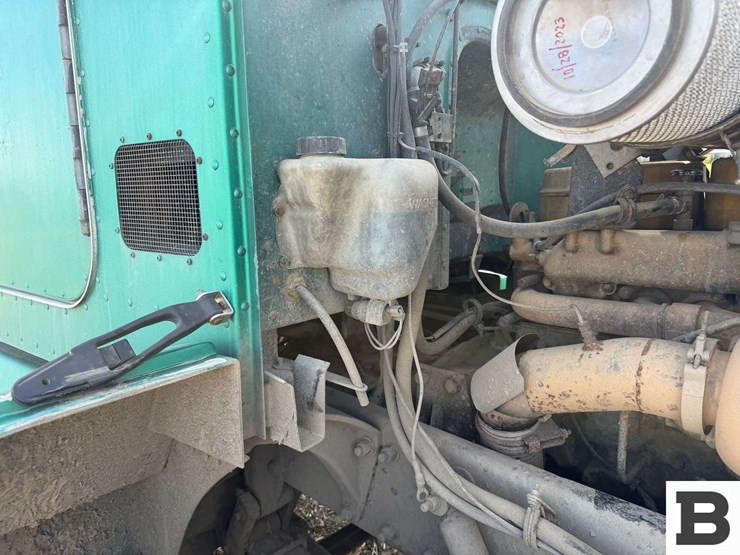 1990-peterbilt-377-image-38