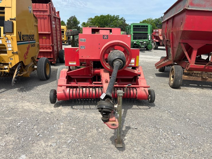 massey-ferguson-1835-image-2