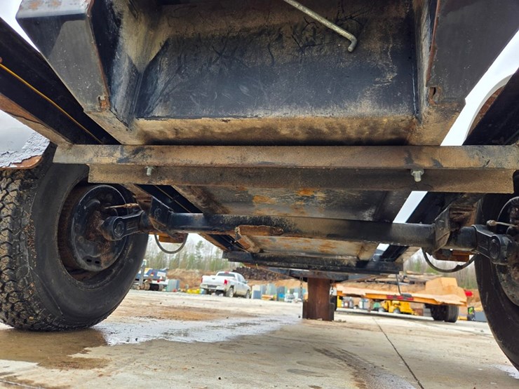 2011-caterpillar-xq20-image-27