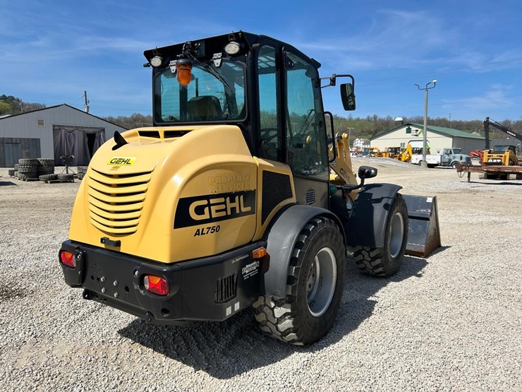 2022-gehl-al750-image-4