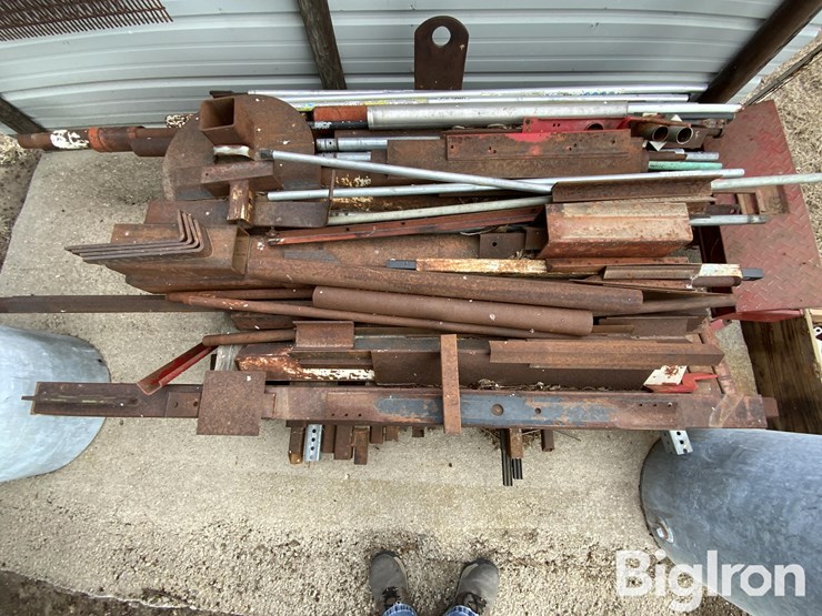 steel/aluminum-material-&-pieces-image-5