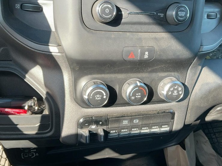 2022-dodge-3500-image-24