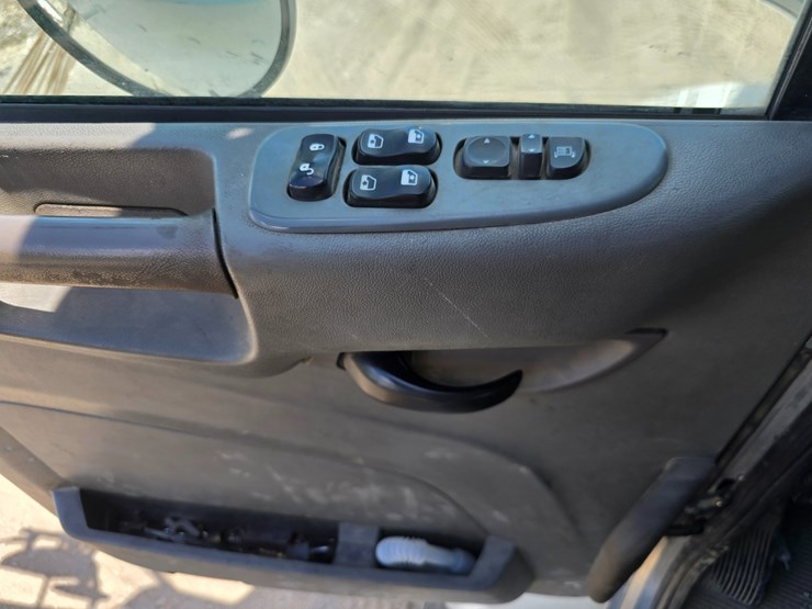 2017-peterbilt-348-image-119