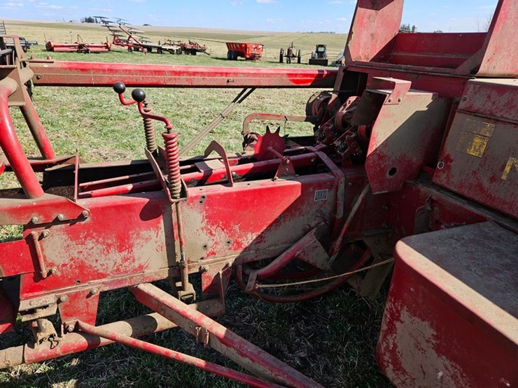 new-holland-315-image-22