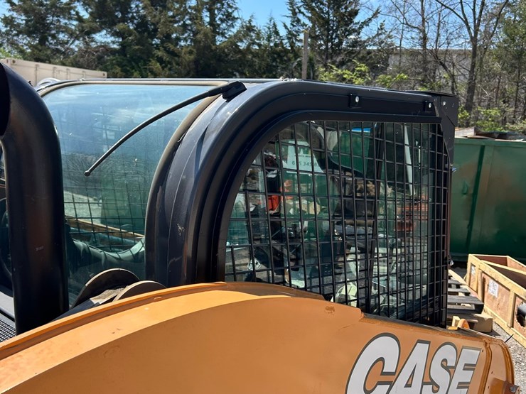 2023-case-tv450b-image-32