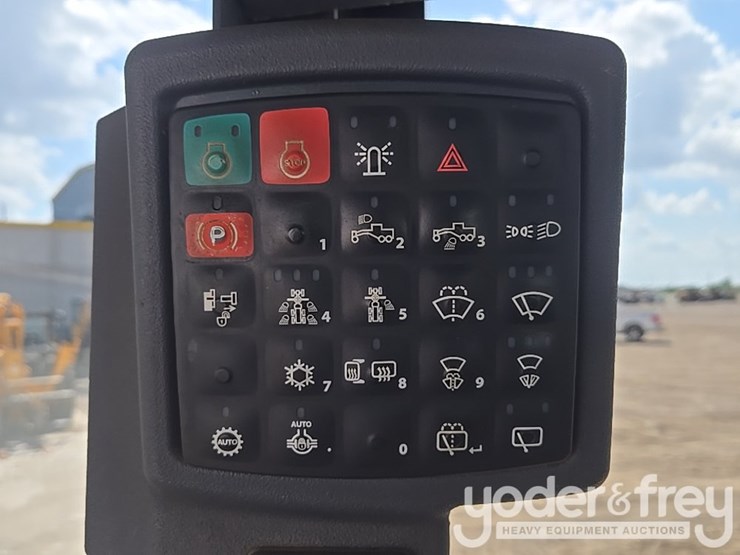 2019-deere-670g-image-112