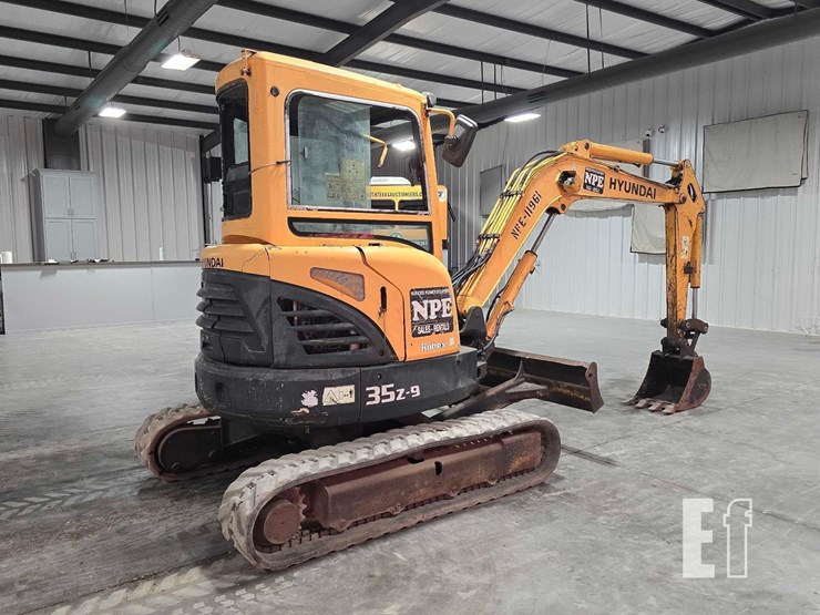 2013-hyundai-robex-35z-9-image-3