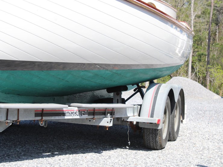 #9545-•-grimmalkin-–-18'-fenwick-williams-classic-wooden-catboat-w/-trailer-image-35
