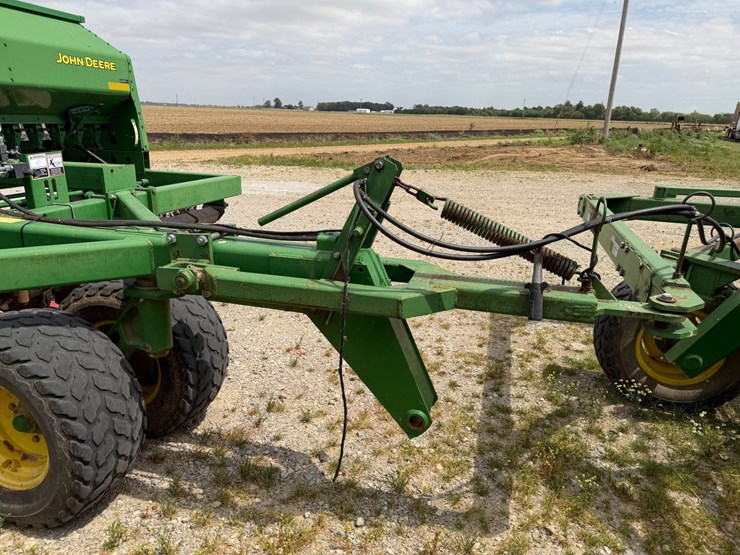 john-deere-1590-image-97
