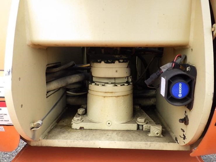 2008-jlg-800s-image-20