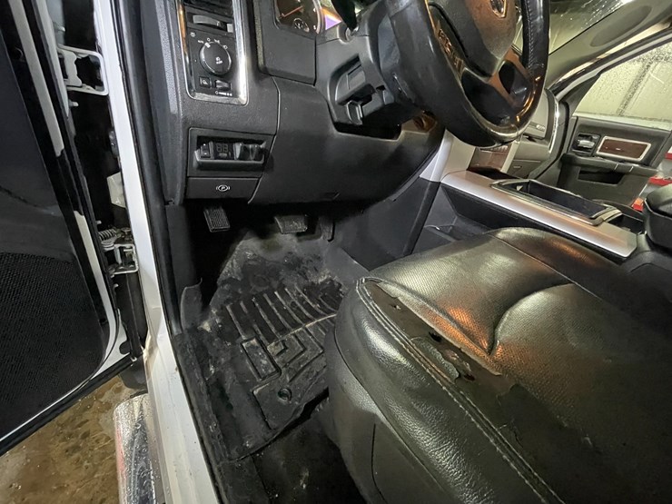 2012-dodge-3500-image-43