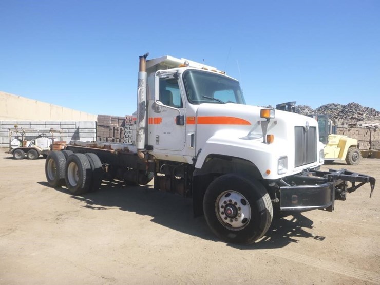 2008-international-paystar-5500i-t/a-roll-off-truc-image-2