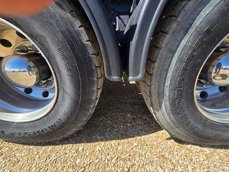 1996-peterbilt-377-image-79