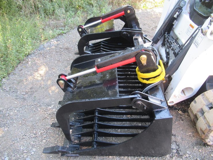 wildcat-80"-heavy-duty-skid-steer-rock-tooth-grapple-image-2