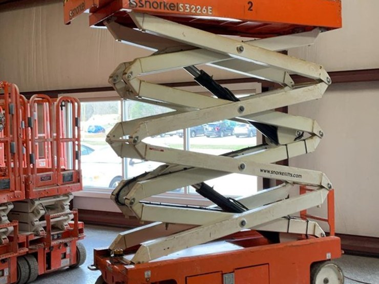 #404-•-2019-snorkel-26'-scissor-lift-image-8