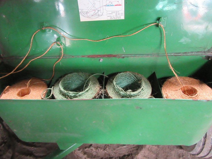 john-deere-336-image-15