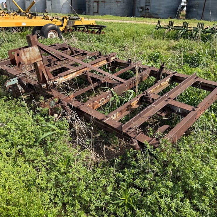 #45299 • 12' Chisel Plow