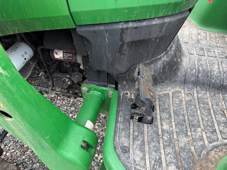 john-deere-4120-image-43