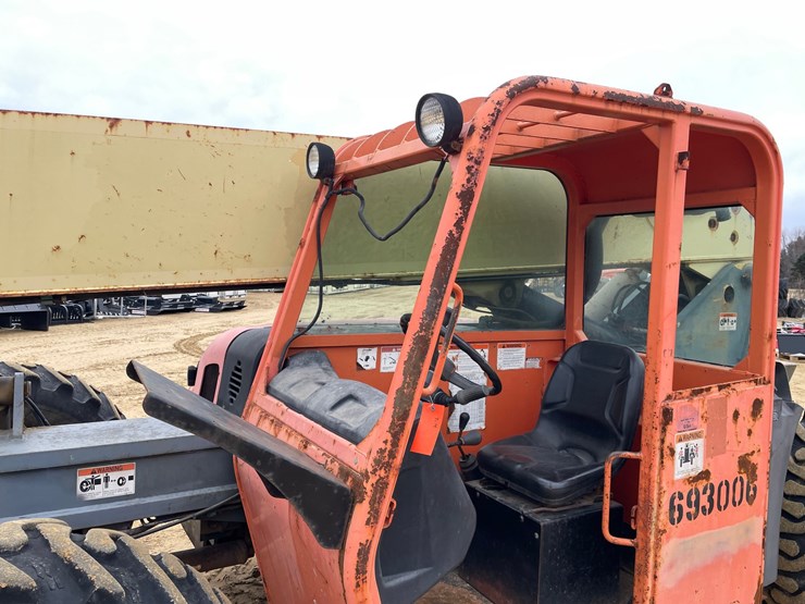 2005-jlg-g9-43a-image-11