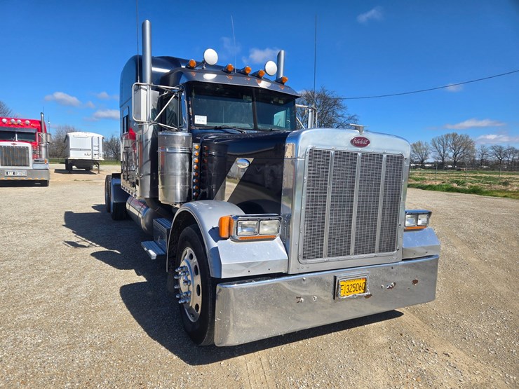 2005-peterbilt-379-image-30