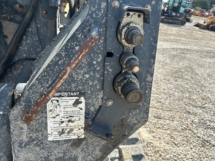 2021-deere-325g-image-11