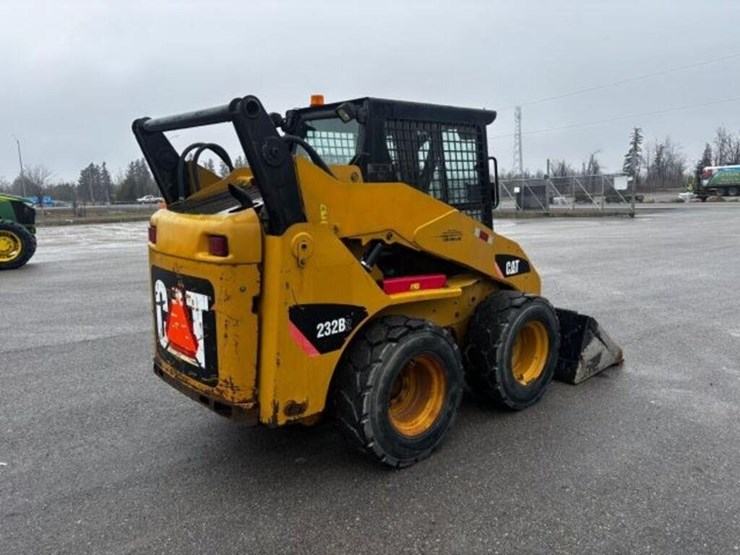 2009-caterpillar-232b2-image-5