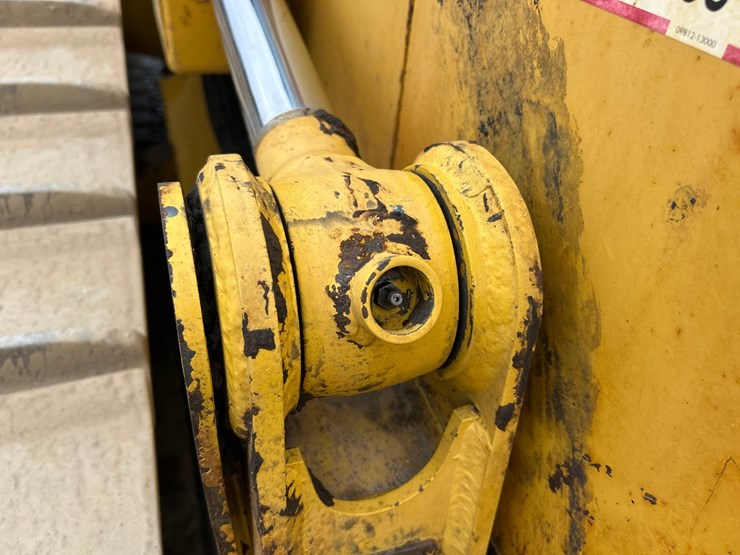 komatsu-d61pxi-23-image-19